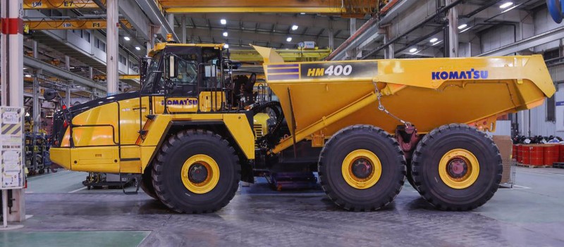 Komatsu's HM400-5 articulated haul truck.