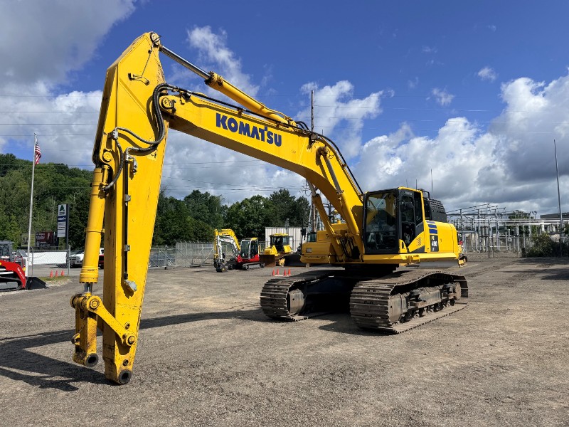 2023 KOMATSU PC490LC-11