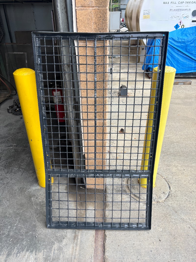 2000 KOMATSU WINDOW SAFETY GUARD